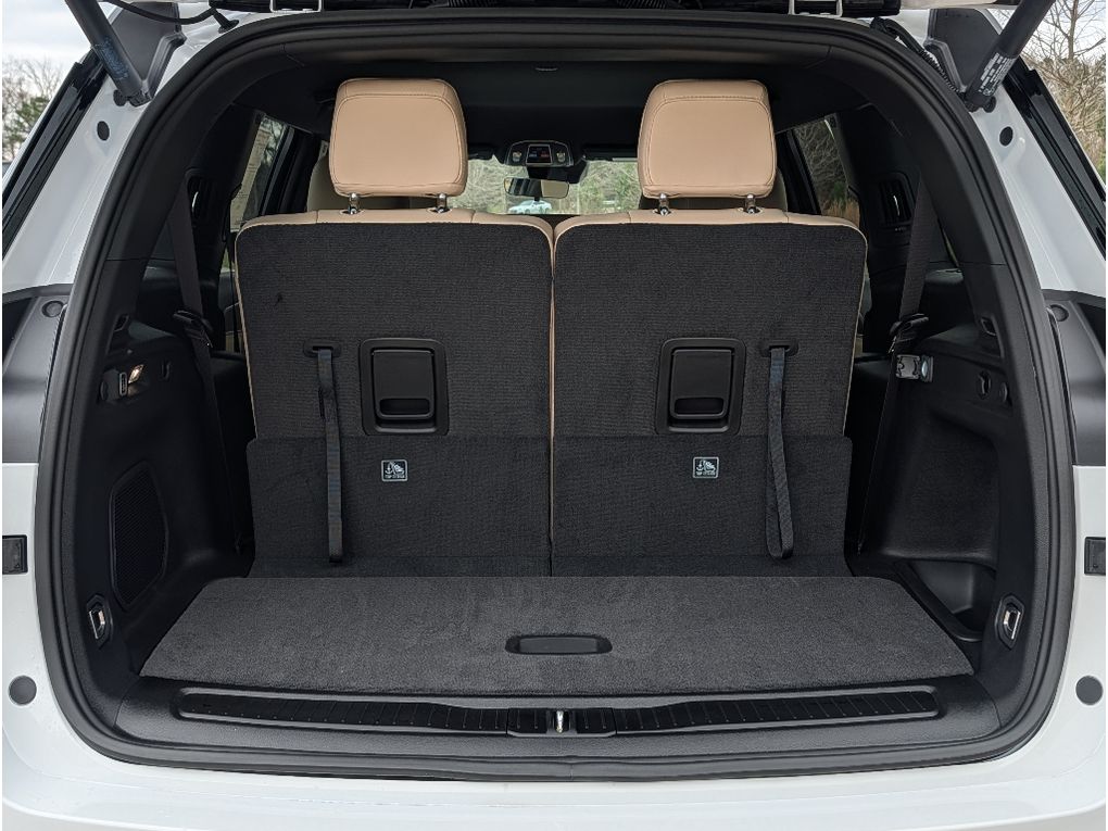 2026 Jeep Grand Cherokee L Limited 4X2 - Bright White Clearcoat exterior view 7