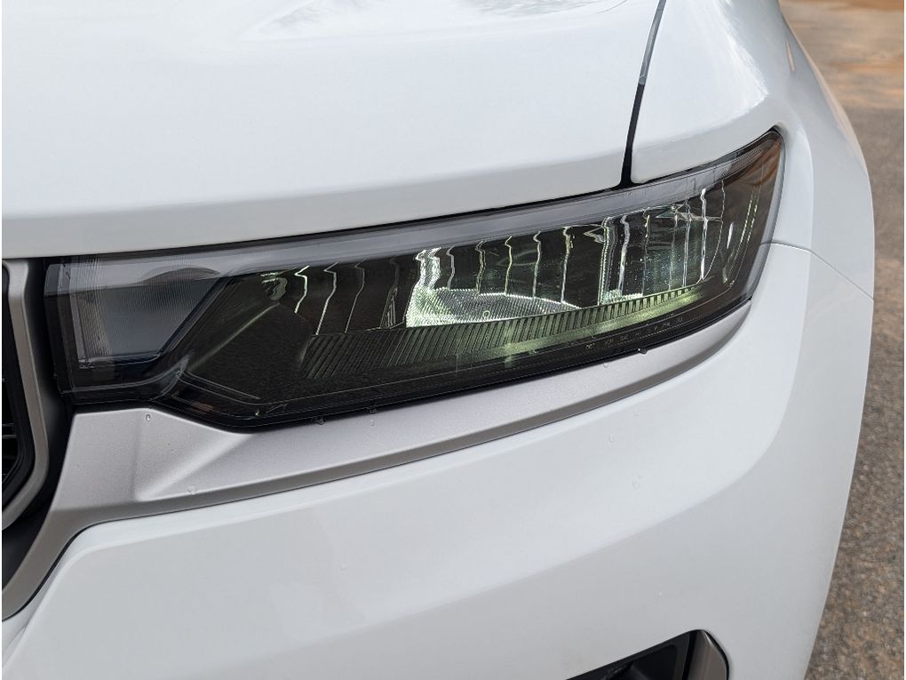 2026 Jeep Grand Cherokee L Limited 4X2 - Bright White Clearcoat exterior view 12