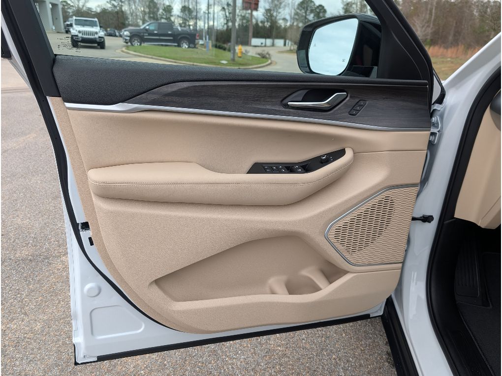 2026 Jeep Grand Cherokee L Limited 4X2 - Bright White Clearcoat exterior view 14