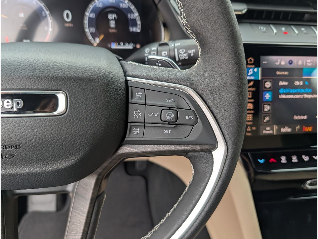 2026 Jeep Grand Cherokee L Limited 4X2 - Bright White Clearcoat exterior view 19