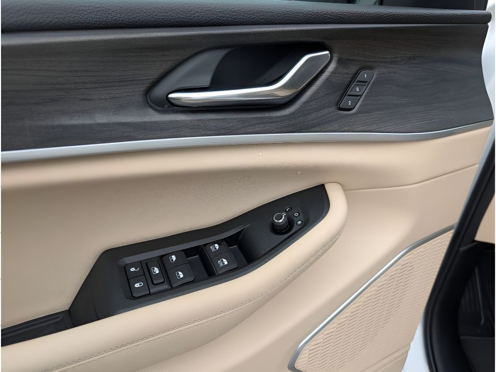 2026 Jeep Grand Cherokee L Limited - Bright White Clearcoat exterior view 13