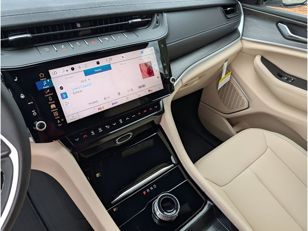 2026 Jeep Grand Cherokee L Limited 4X2 - Bright White Clearcoat exterior view 20