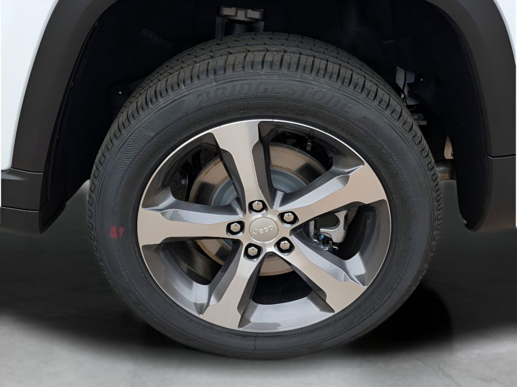 2026 Jeep Grand Cherokee L Limited 4X2 - Bright White Clearcoat exterior view 3