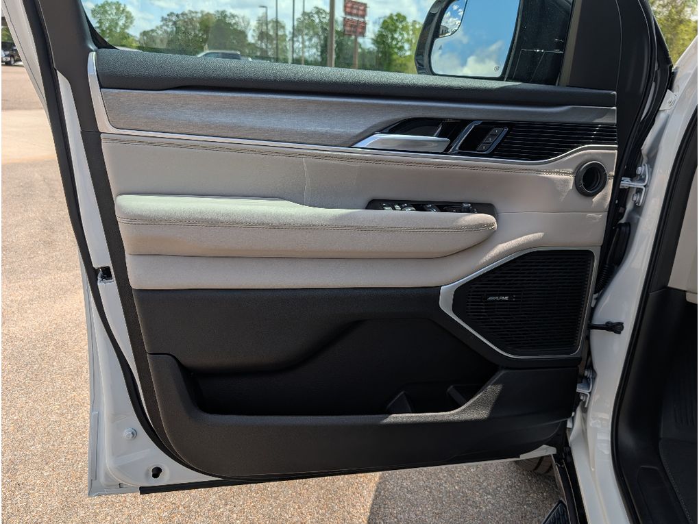 New 2026 Jeep Grand Wagoneer Limited Altitude