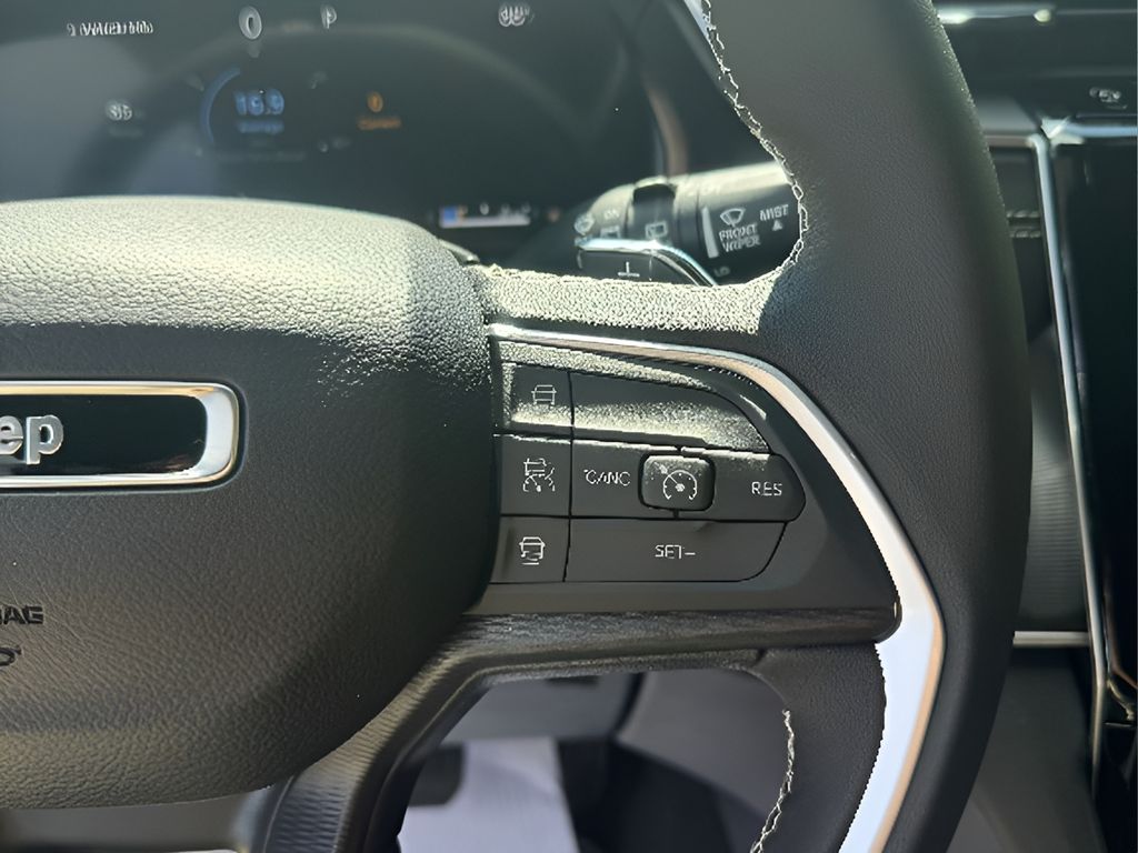 New 2026 Jeep Grand Cherokee L Laredo X Classic 4x2