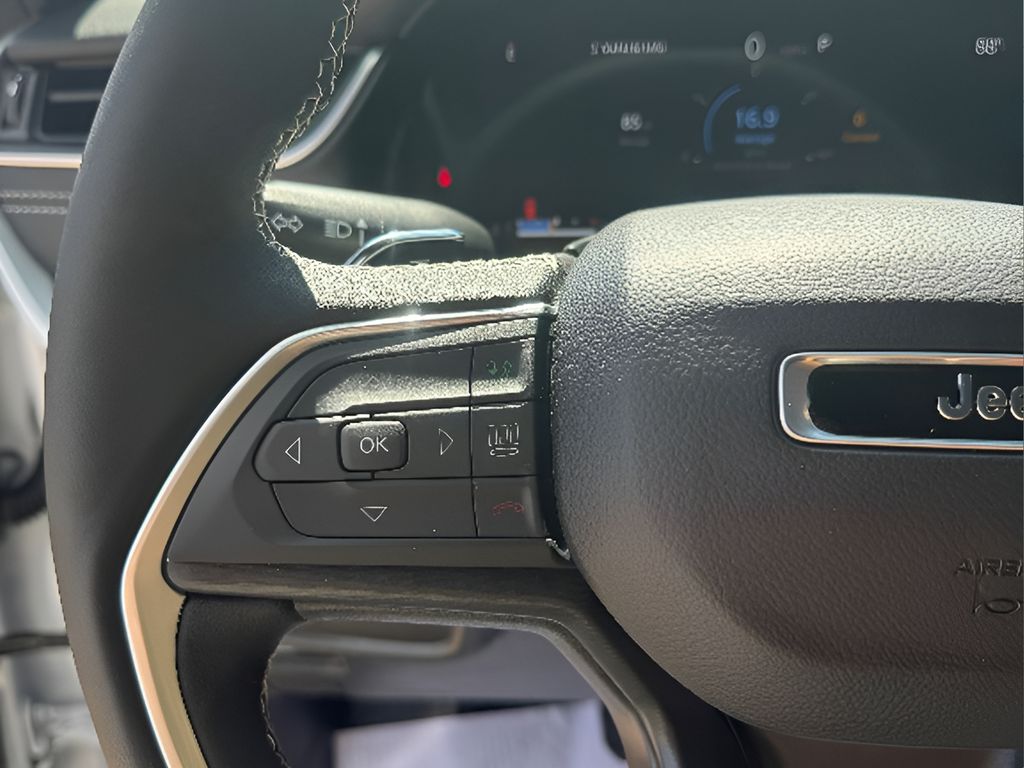New 2026 Jeep Grand Cherokee L Laredo X Classic 4x2
