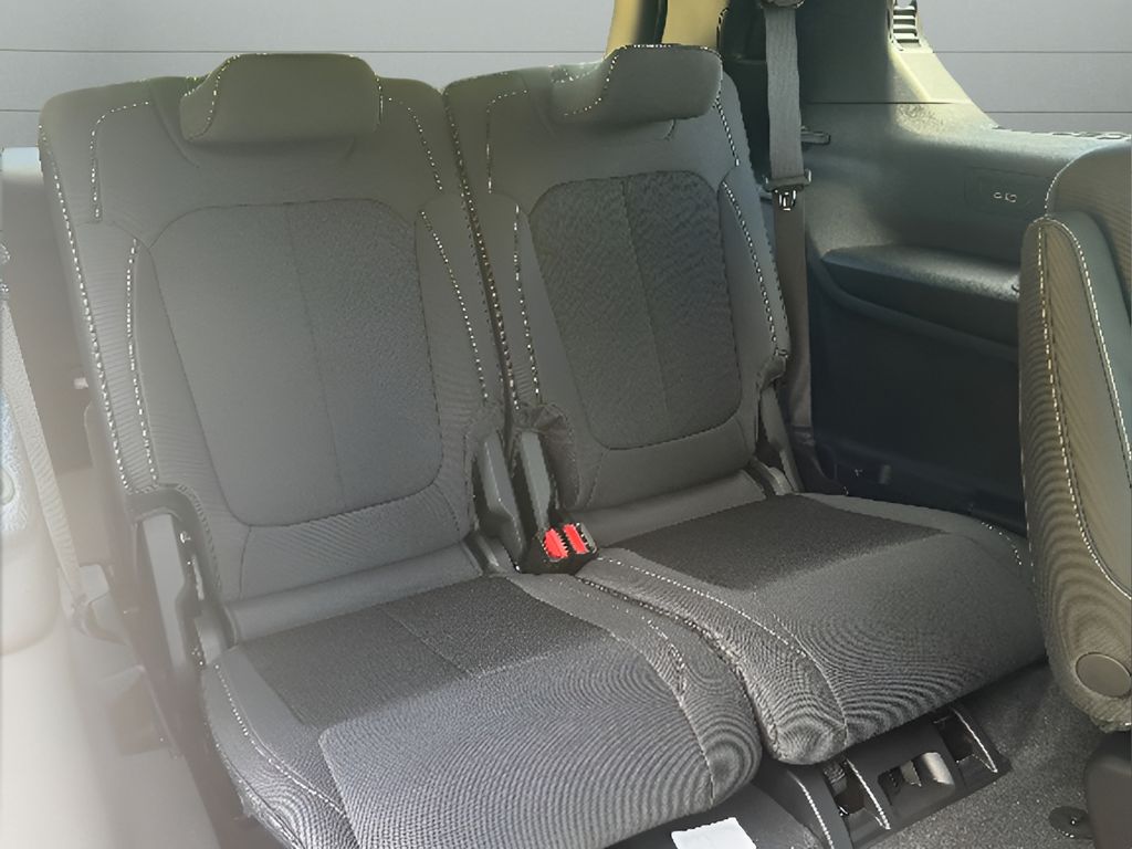 New 2026 Jeep Grand Cherokee L Laredo X Classic 4x2