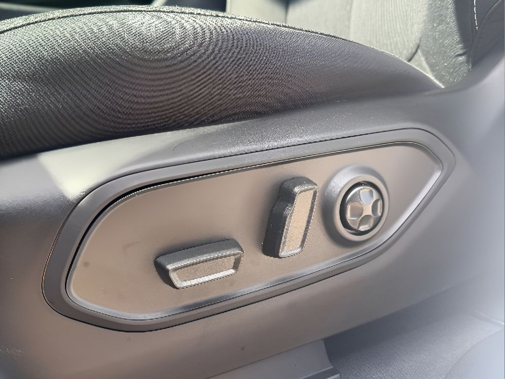New 2026 Jeep Grand Cherokee L Laredo X Classic 4x2