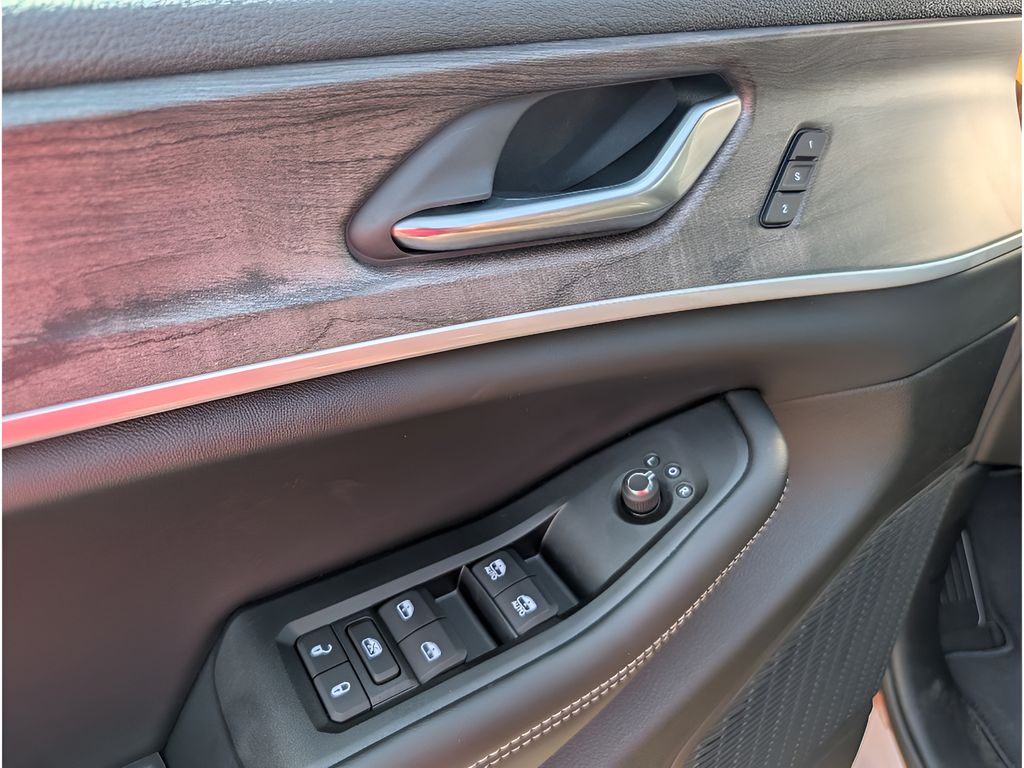 New 2026 Jeep Grand Cherokee L Limited Altitude 4x2