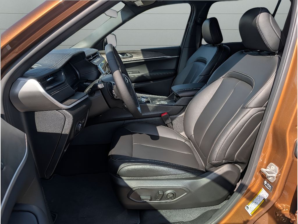New 2026 Jeep Grand Cherokee L Limited Altitude 4x2