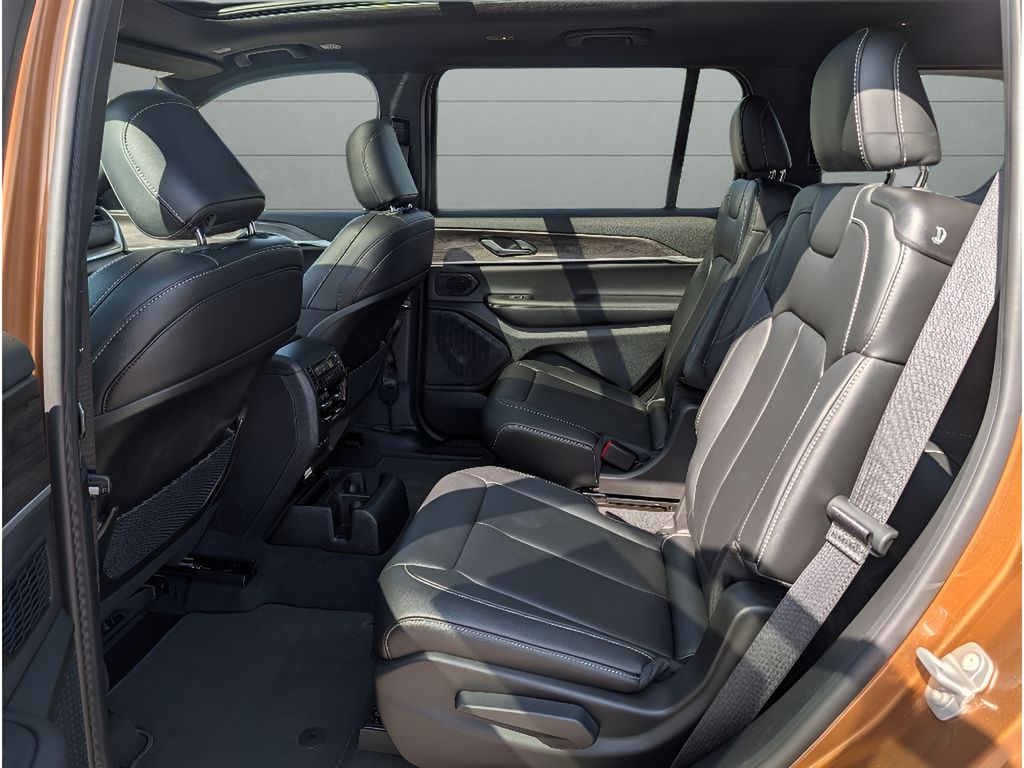 New 2026 Jeep Grand Cherokee L Limited Altitude 4x2