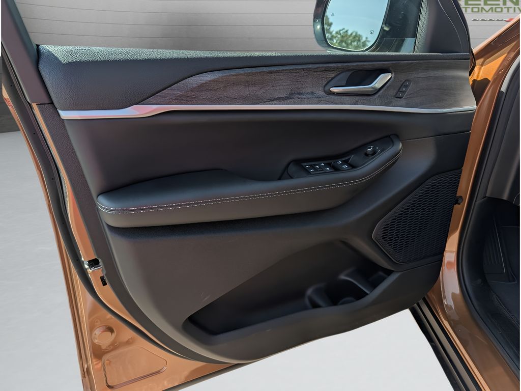 New 2026 Jeep Grand Cherokee L Limited Altitude 4x2