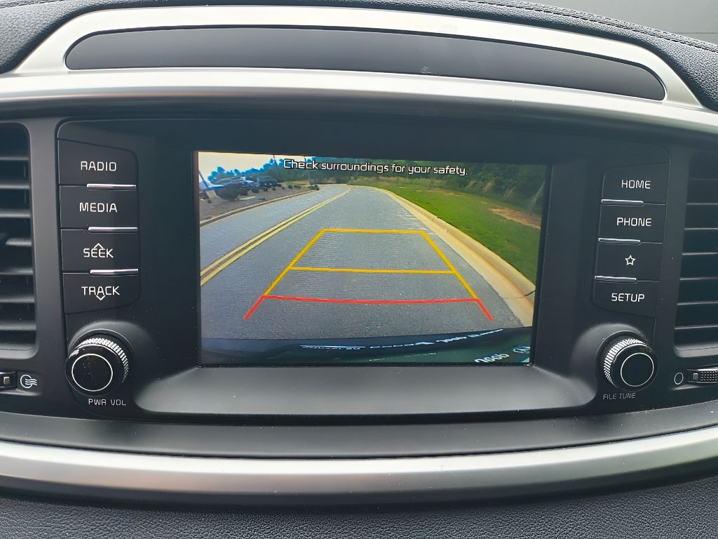 Used 2020 Kia Sorento LX V6