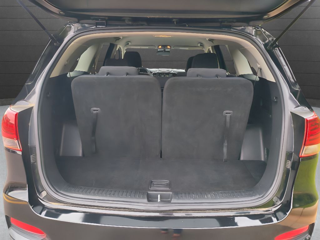 Used 2020 Kia Sorento LX V6