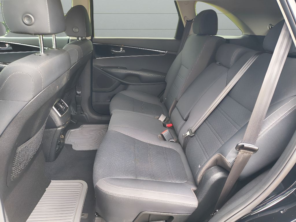 Used 2020 Kia Sorento LX V6