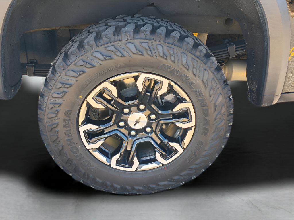 2023 Chevrolet Silverado 1500 - Black exterior view 3