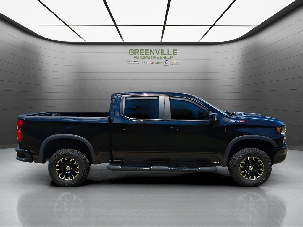 2023 Chevrolet Silverado 1500 - Black exterior view 10
