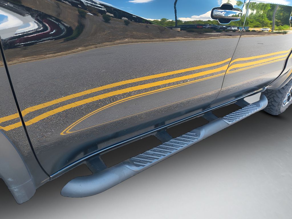 2023 Chevrolet Silverado 1500 - Black exterior view 14