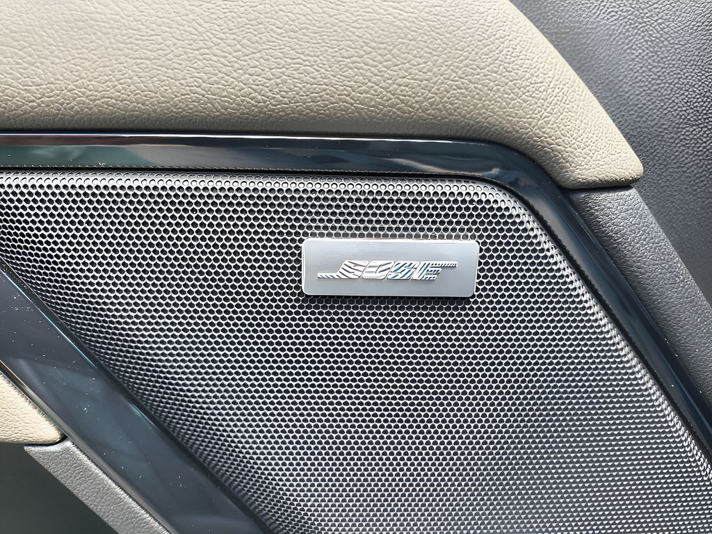 2023 Chevrolet Silverado 1500 - Black exterior view 16