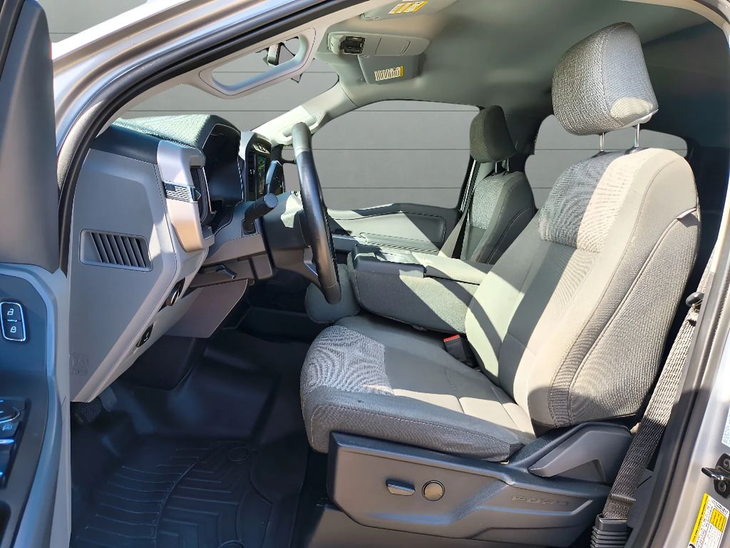 2023 Ford F-150 XLT - Iconic Silver Metallic exterior view 12