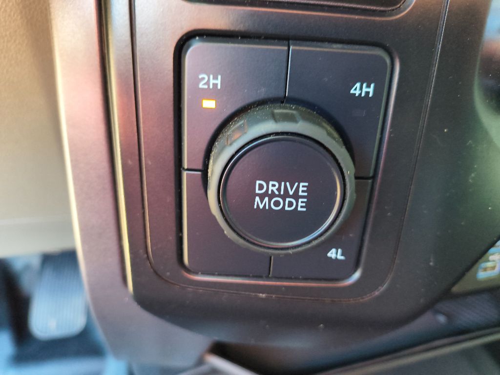 2023 Ford F-150 XLT - Iconic Silver Metallic exterior view 20