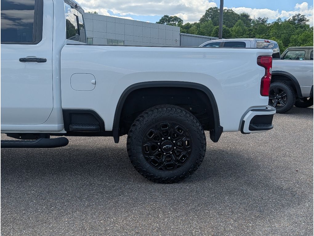 2022 Chevrolet Silverado 3500 - Summit White exterior view 3