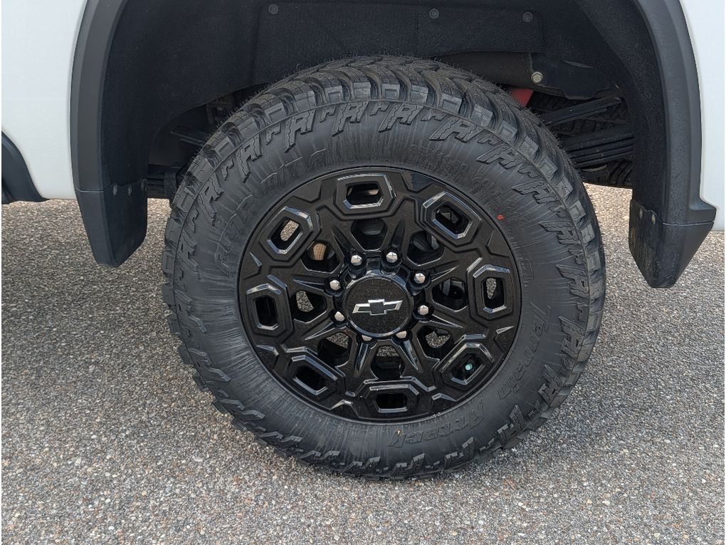 2022 Chevrolet Silverado 3500 - Summit White exterior view 4