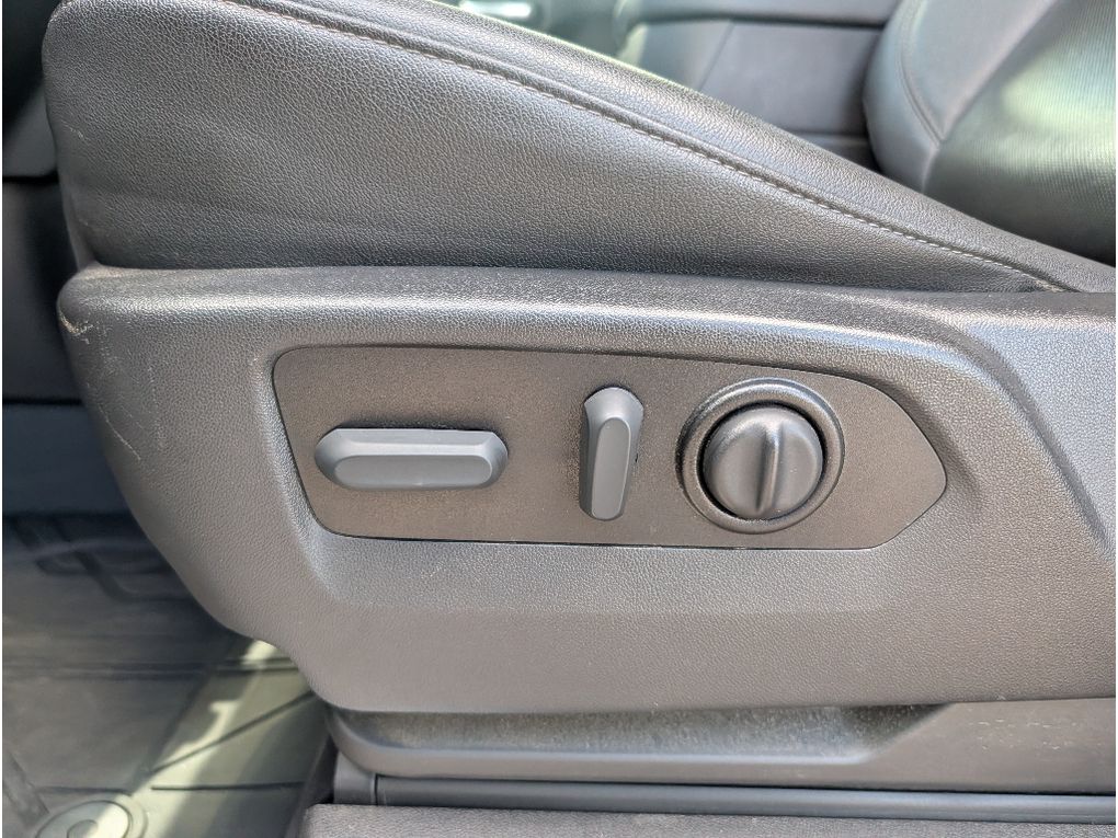 2022 Chevrolet Silverado 3500 - Summit White exterior view 20