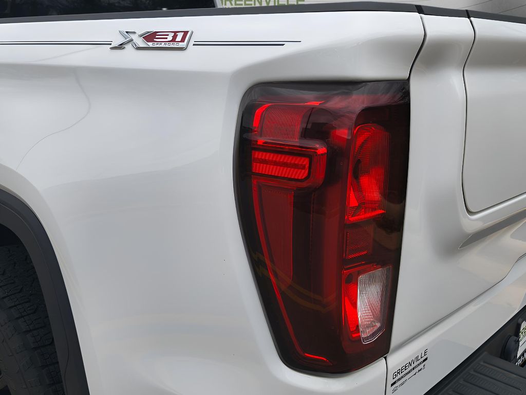 2023 GMC Sierra 1500 - Summit White exterior view 4