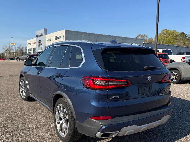 2019 BMW X5 xDrive40i - Phytonic Blue Metallic exterior view 2