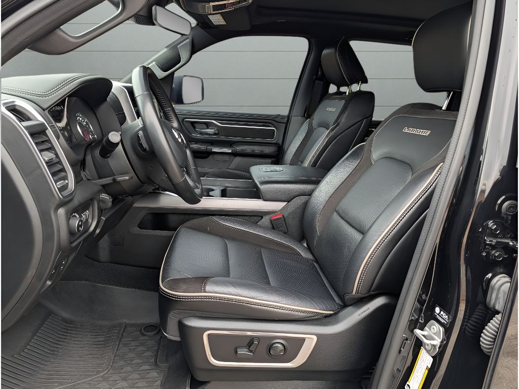 2023 Ram 1500 Laramie Night Edition - Diamond Black Crystal Pearlcoat exterior view 16