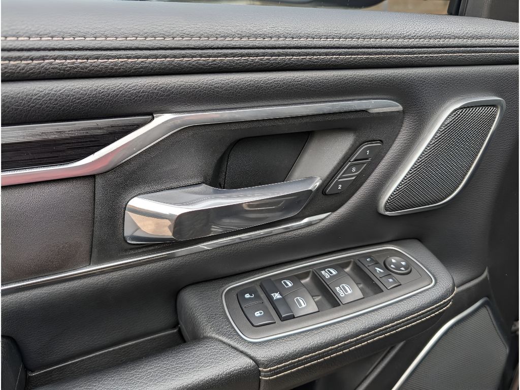 2023 Ram 1500 Laramie Night Edition - Diamond Black Crystal Pearlcoat exterior view 13