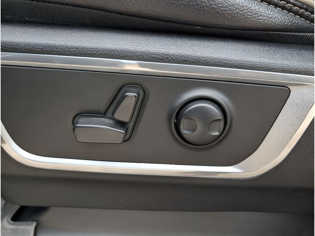 2023 Ram 1500 Laramie Night Edition - Diamond Black Crystal Pearlcoat exterior view 15