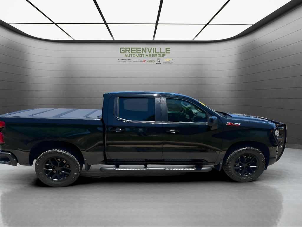 2025 Chevrolet Silverado 1500 - BLACK exterior view 3