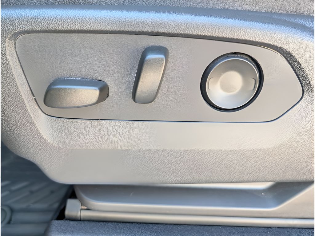 2025 Chevrolet Silverado 1500 - BLACK exterior view 17