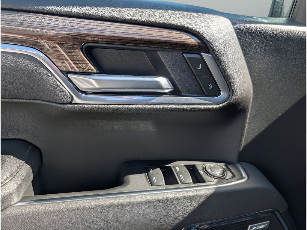 2025 Chevrolet Silverado 1500 - BLACK exterior view 11