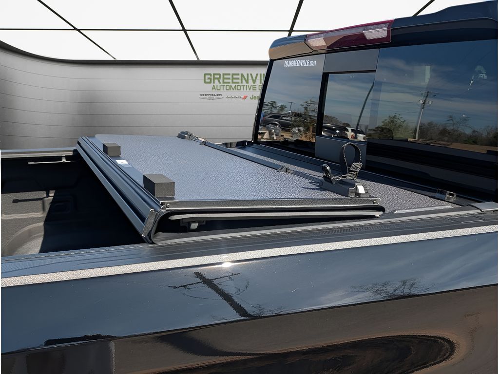 2025 Chevrolet Silverado 1500 - BLACK exterior view 9