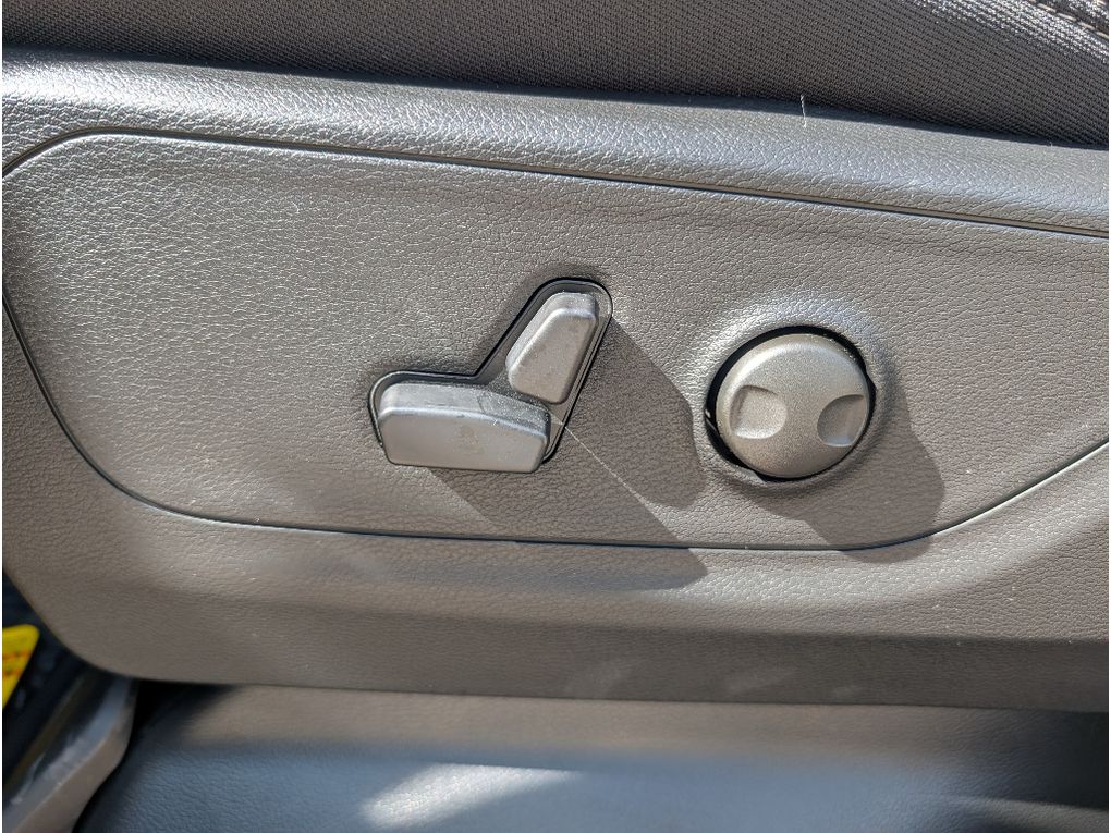 2026 Ram 1500 Big Horn Night Edition Hemi 4x4 Crew Cab - Canyon Lake exterior view 18