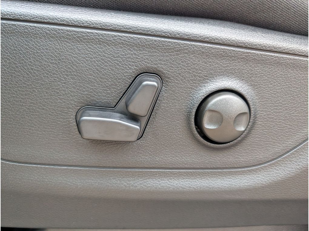 2026 Ram 1500 Big Horn Level 2 Night Edition w/Hemi - Bright White Clearcoat exterior view 15