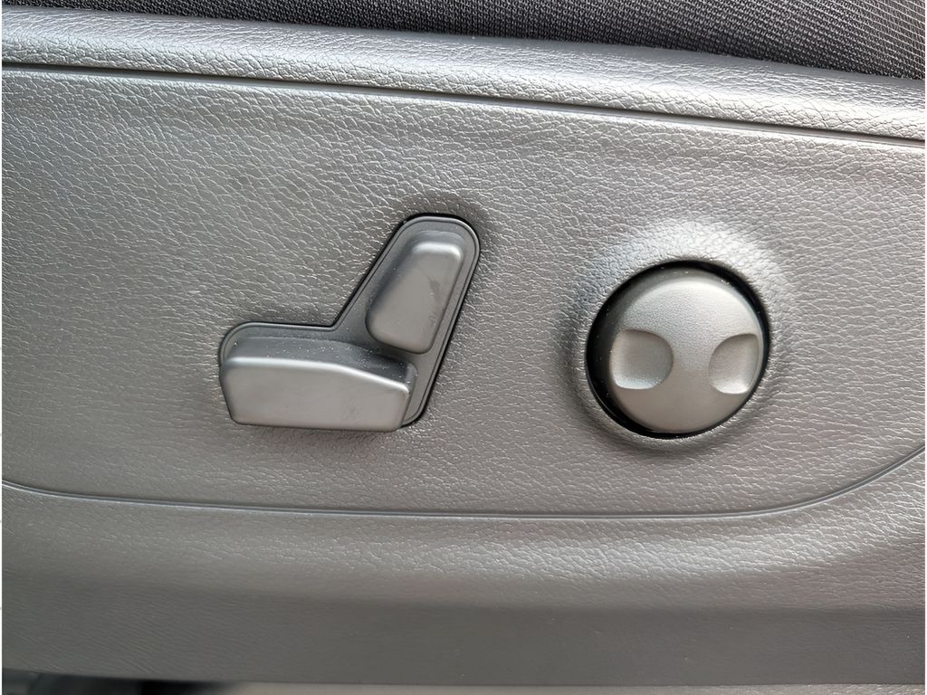 2026 Ram 1500 Big Horn Hemi Night Edition - Granite Crystal Metallic Clearcoat exterior view 15