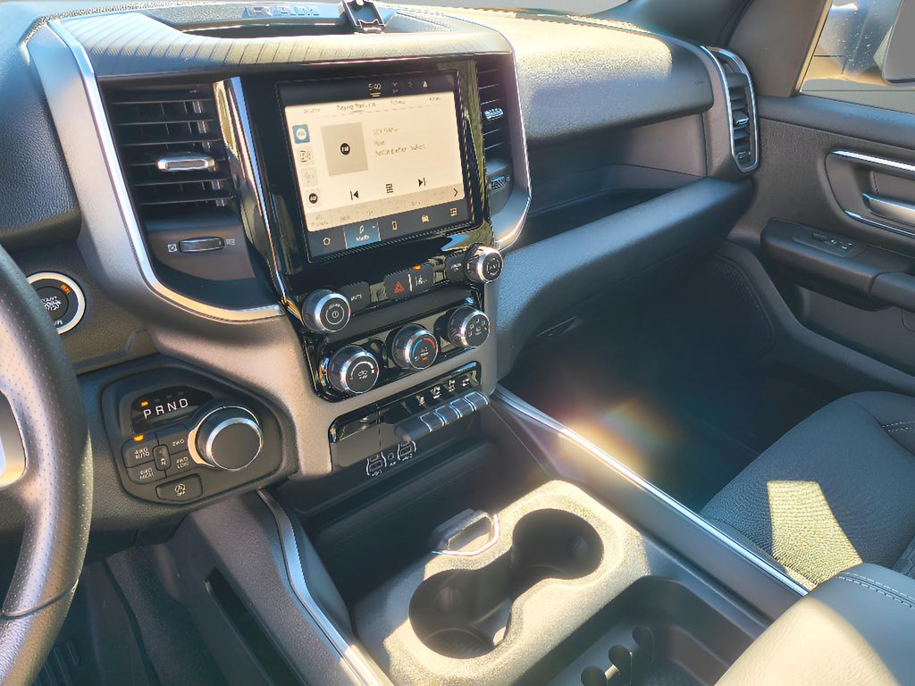 2026 Ram 1500 Big Horn Hemi Night Edition - Diamond Black Crystal Pearlcoat exterior view 20