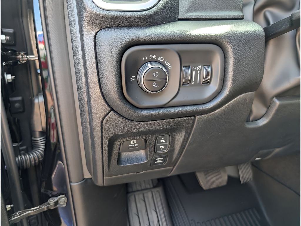 2026 Ram 1500 Big Horn Level 2 Night Edition w/Hemi - Diamond Black Crystal Pearlcoat exterior view 16