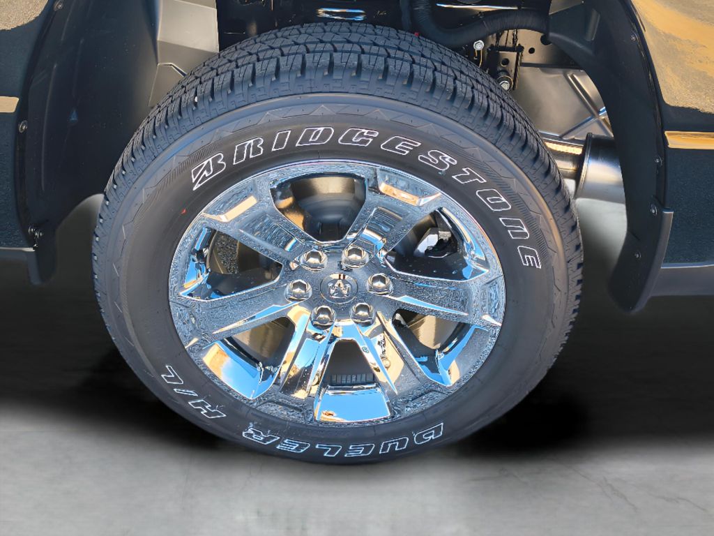 2026 Ram 1500 Big Horn Hemi Night Edition - Diamond Black Crystal Pearlcoat exterior view 3