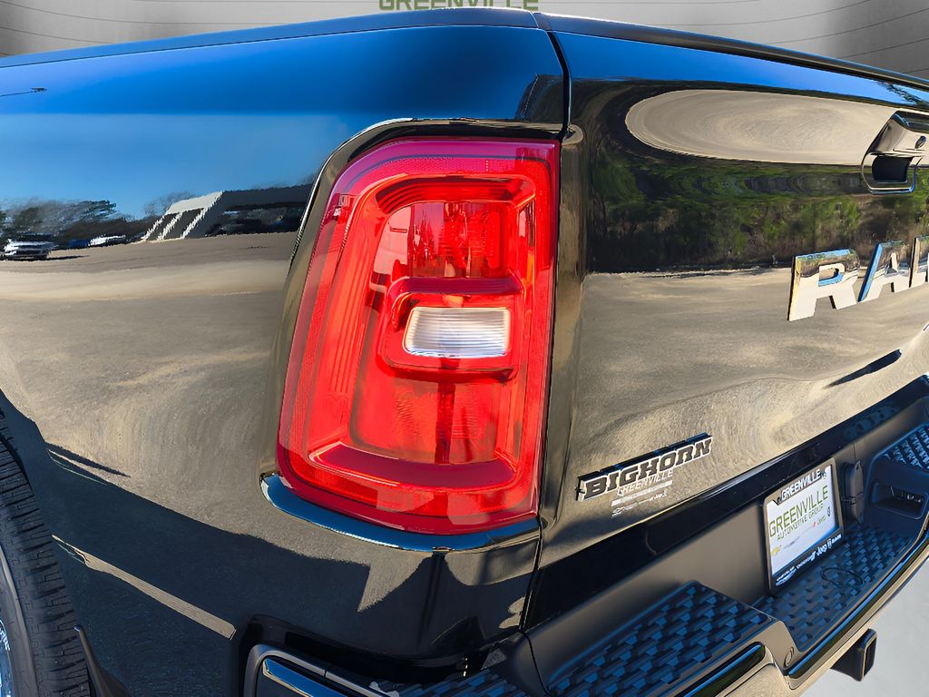2026 Ram 1500 Big Horn Hemi Night Edition - Diamond Black Crystal Pearlcoat exterior view 4
