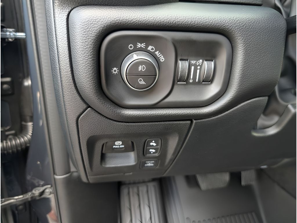 New 2026 Ram 1500 Big Horn Sport Hemi 4x4 Crew Cab