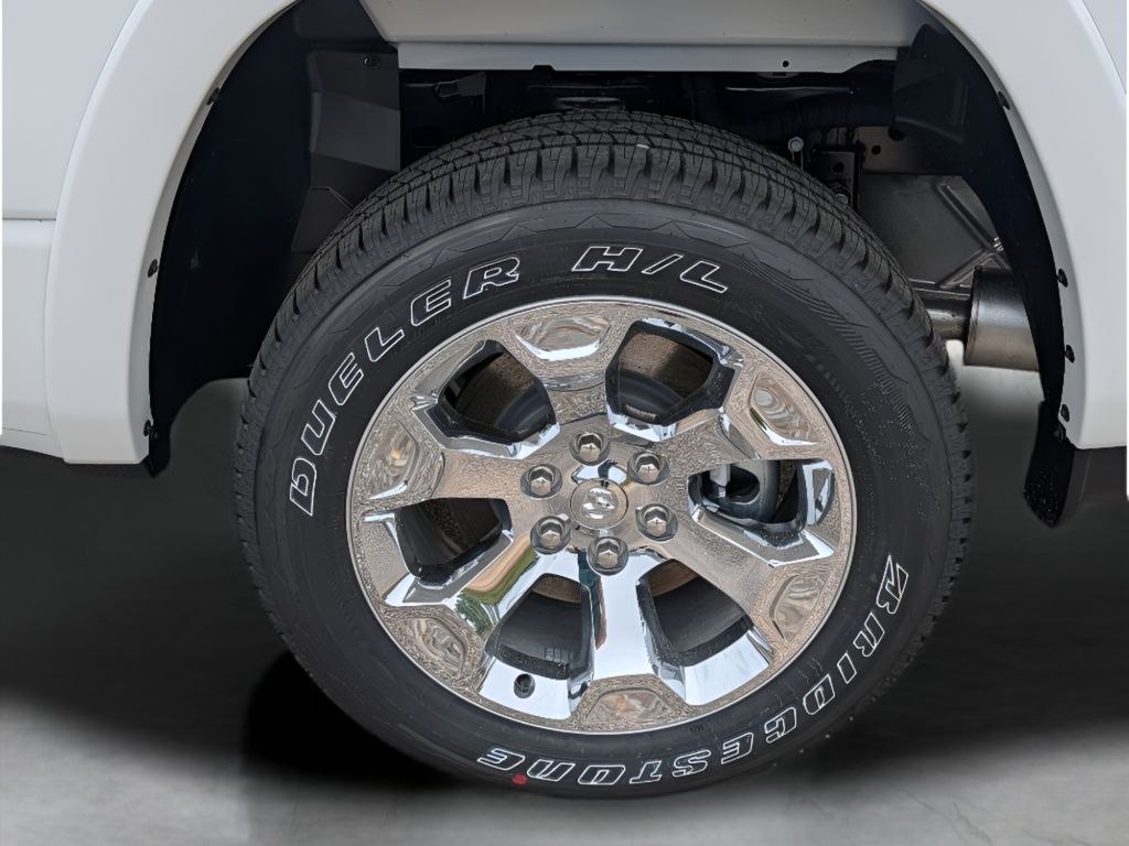 2026 Ram 1500 Big Horn Sport Hemi 4x4 Crew Cab - Bright White Clearcoat exterior view 3