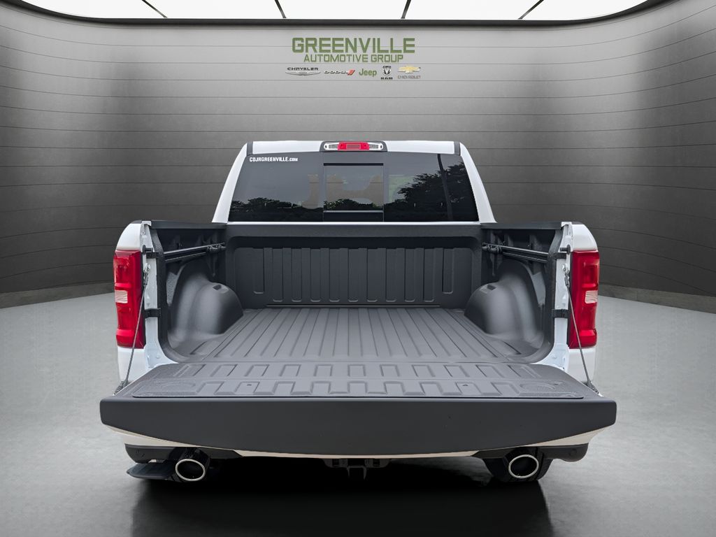 2026 Ram 1500 Big Horn Sport Hemi 4x4 Crew Cab - Bright White Clearcoat exterior view 7