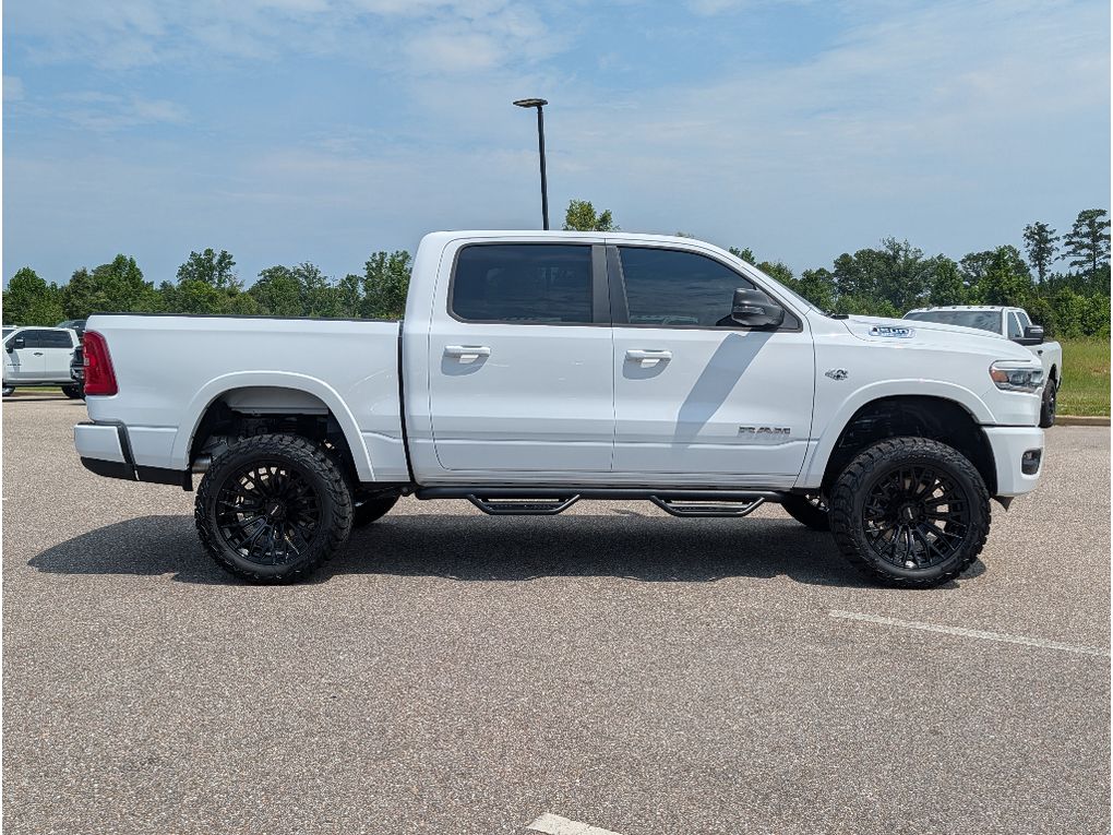 2026 Ram 1500 Big Horn Sport Hemi 4x4 Crew Cab - Bright White Clearcoat exterior view 9