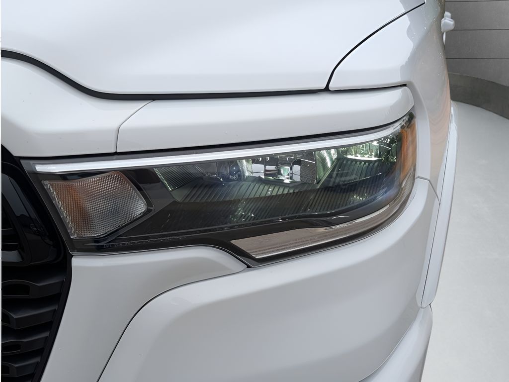 2026 Ram 1500 Big Horn Sport Hemi 4x4 Crew Cab - Bright White Clearcoat exterior view 12