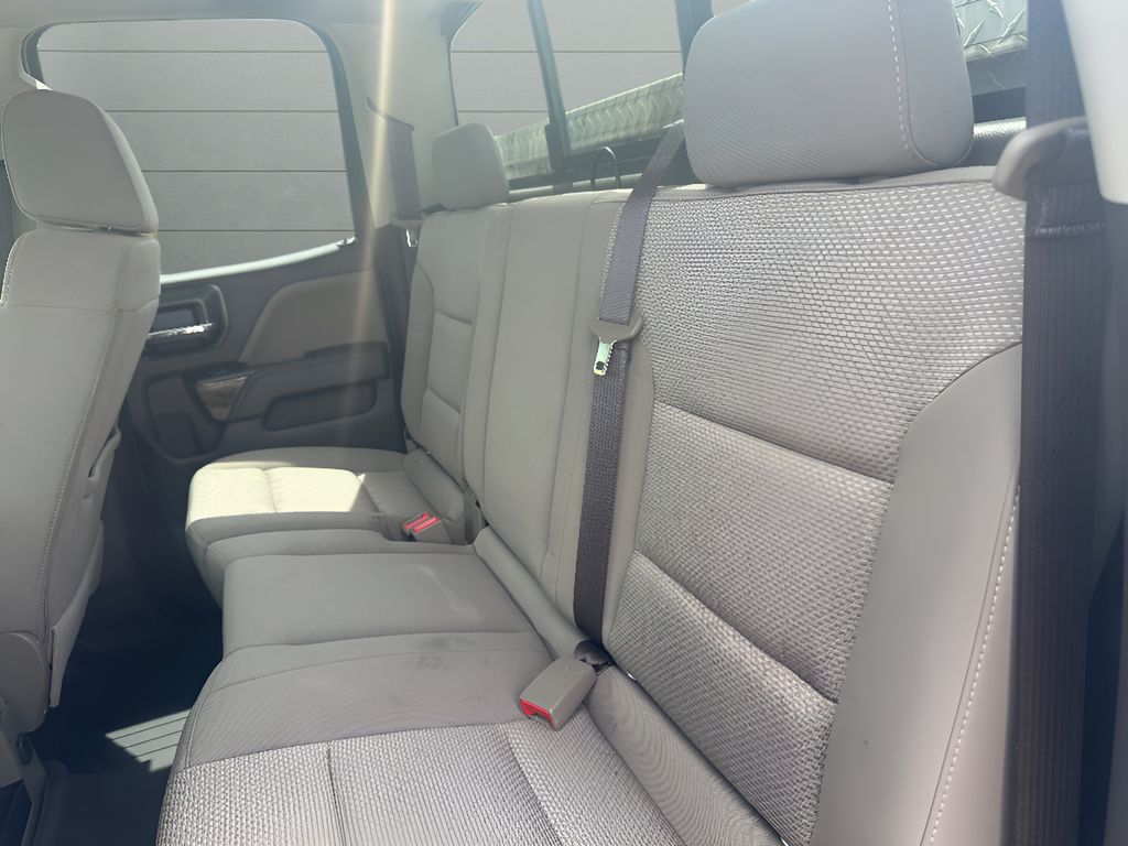 2018 Chevrolet Silverado 1500 - Summit White exterior view 15